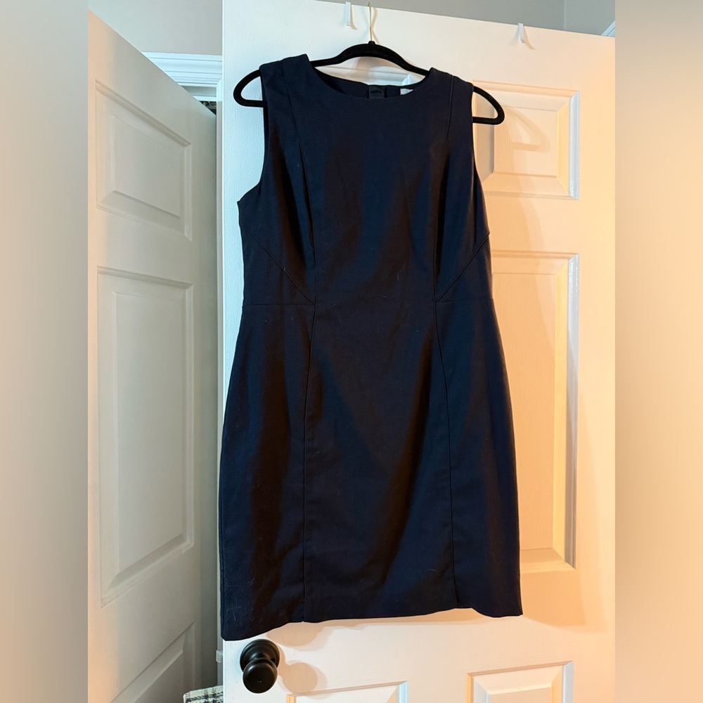 *Worn Once* Elegant Navy Blue Sleeveless Dress (fitted)